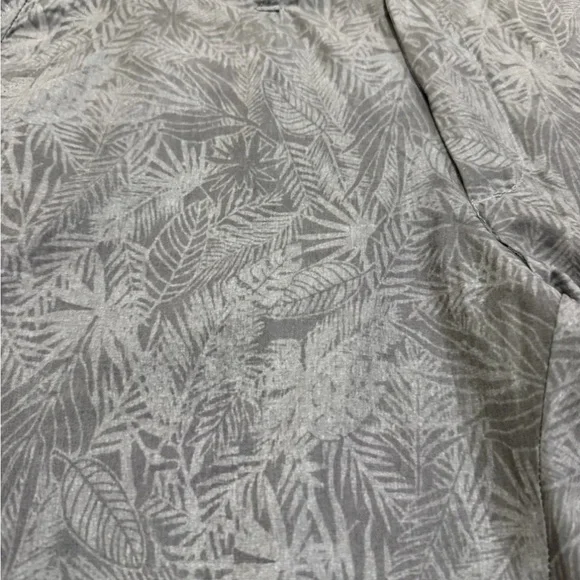 Vintage 1946 Tropical Gray Leaf Print Performance Golf Shorts - Picture 2 of 7